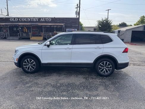 Used 2018 Volkswagen Tiguan SE w/ Panoramic Sunroof Package FWD image 1