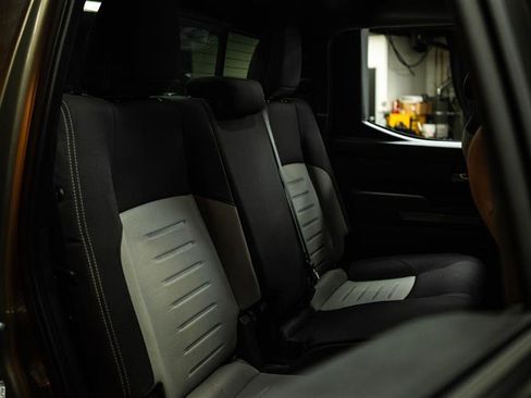 Used 2024 Toyota Tacoma TRD Sport w/ TRD Sport Upgrade Package image 11