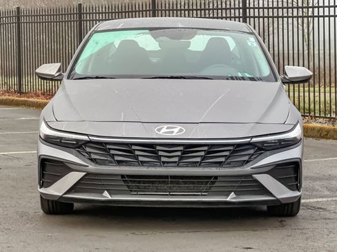 Used 2024 Hyundai Elantra SE image 8