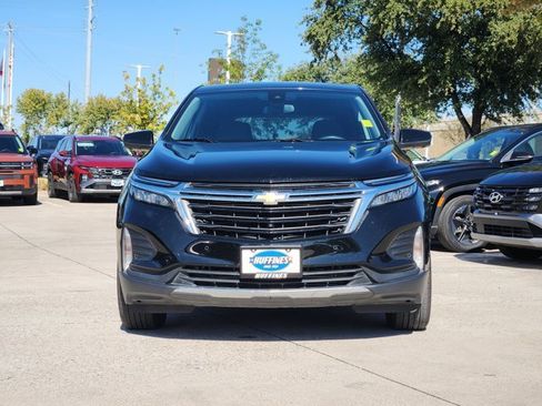 Used 2022 Chevrolet Equinox LT image 2