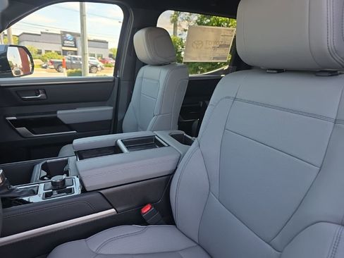 New 2026 Toyota Tundra Limited AWD/4WD image 10