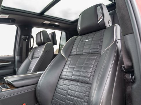 Used 2023 Cadillac Escalade Premium Luxury Platinum image 37