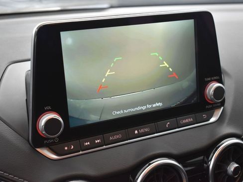 Used 2025 Nissan Sentra SV w/ Trunk Package image 31