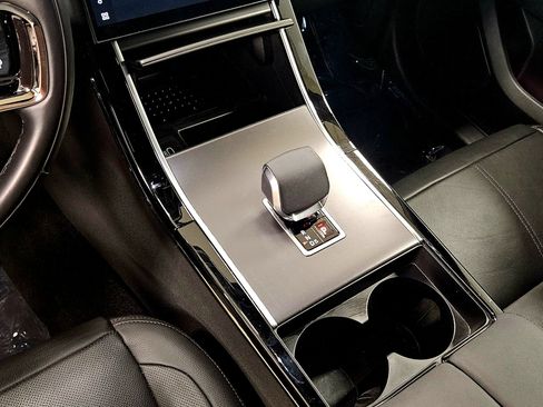 Used 2025 Land Rover Range Rover Velar Dynamic SE image 42