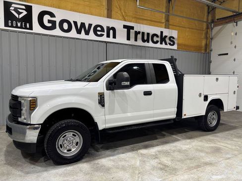 Used 2018 Ford F350 XL image 4