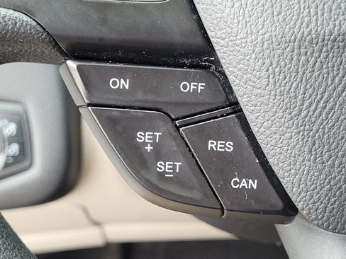 Used 2018 Ford Escape SE w/ SE Sync 3 Package FWD image 31