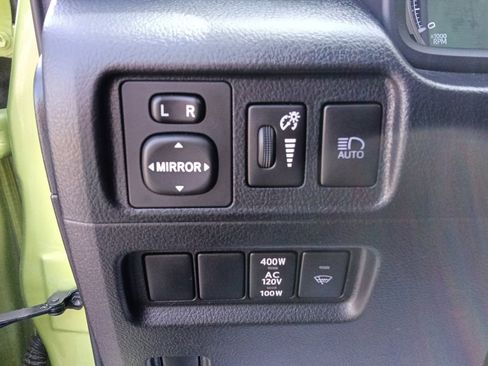 Used 2023 Toyota 4Runner TRD Off-Road Premium w/ Moonroof Package AWD/4WD image 18