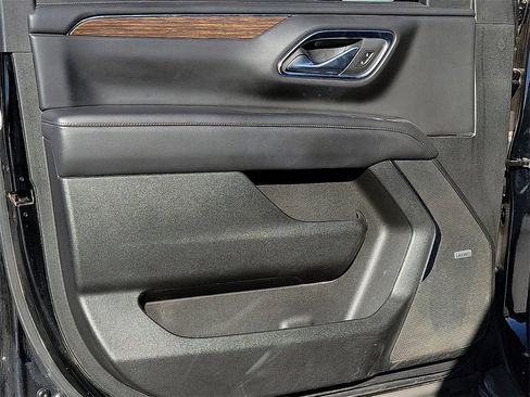 Used 2023 Chevrolet Suburban High Country w/ Premium Package 2 image 11