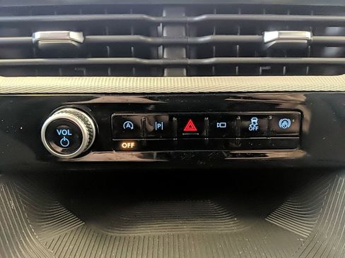 Certified 2025 Ford Explorer Active image 20