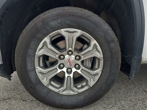 Used 2025 GMC Sierra 1500 SLT RWD image 9