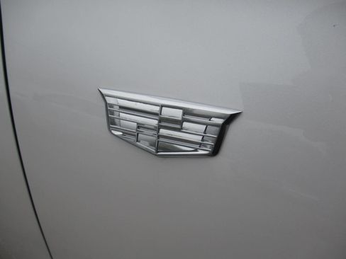 Used 2024 Cadillac XT6 Premium Luxury w/ Technology Package AWD/4WD image 5