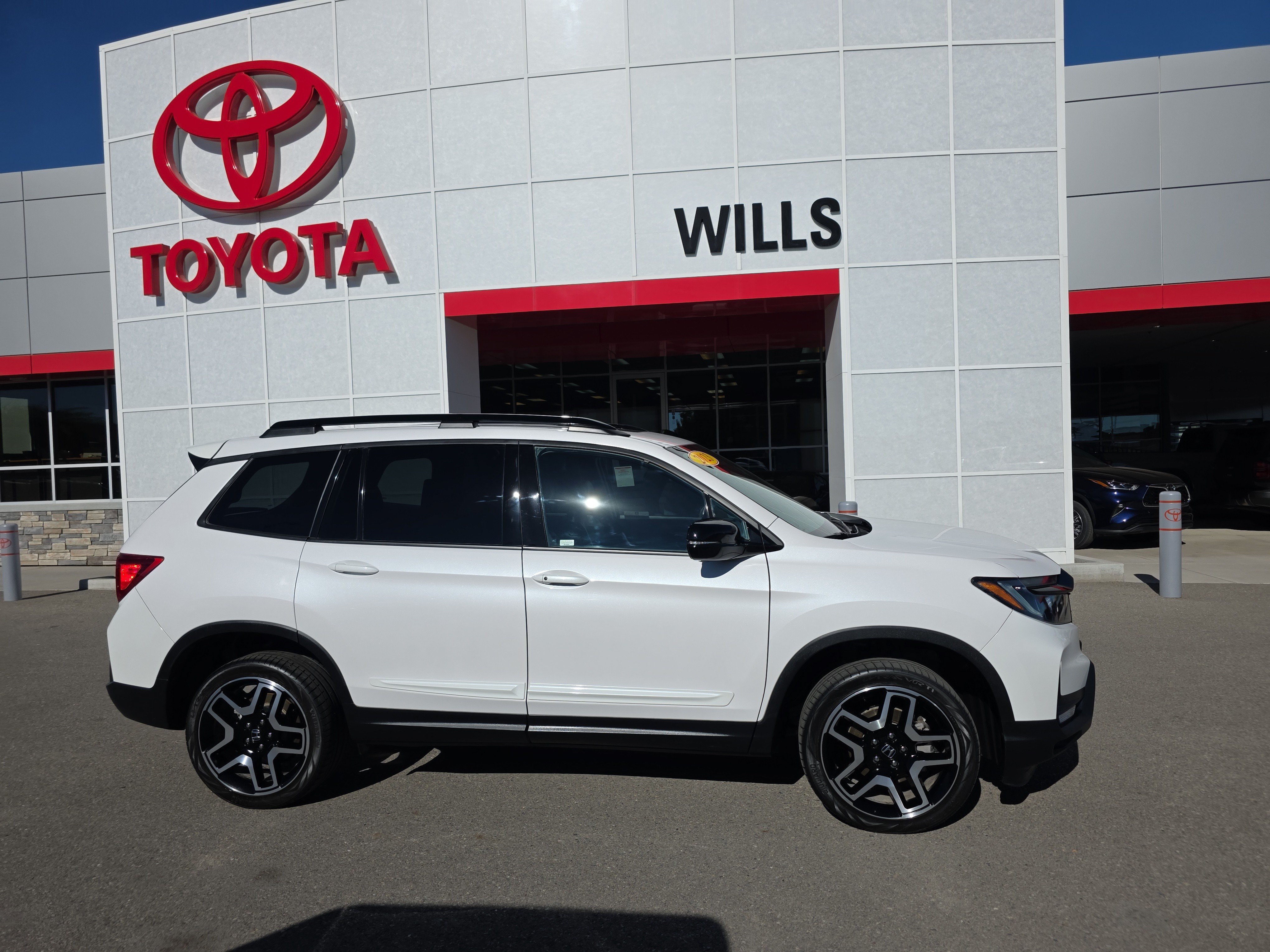 Used 2023 Honda Passport Elite image 1