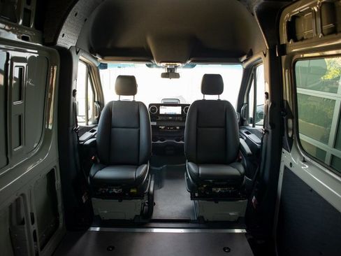 New 2025 Mercedes-Benz Sprinter 2500 image 36