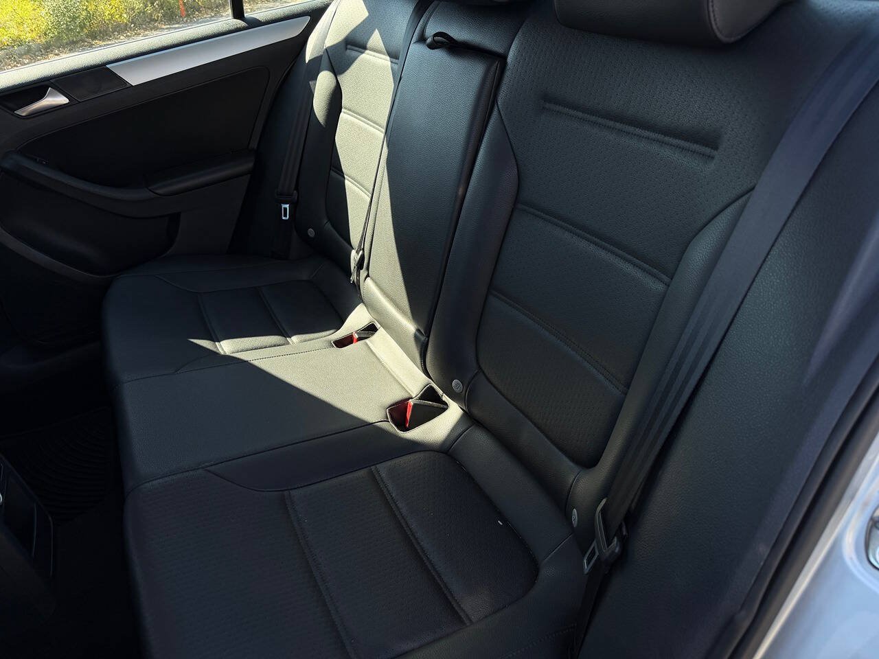 Used 2013 Volkswagen Jetta SE FWD image 13