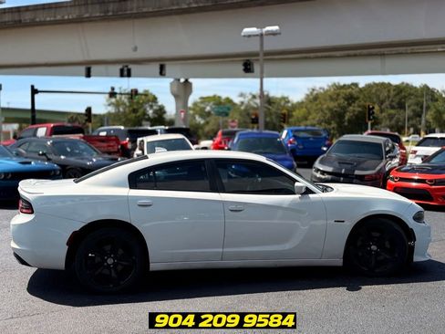 Used 2016 Dodge Charger R/T RWD image 7