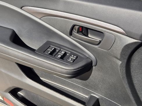 Used 2025 Honda Ridgeline Sport image 13