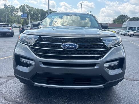 Used 2024 Ford Explorer XLT w/ Equipment Group 202A AWD/4WD image 3