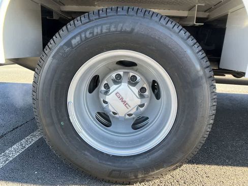 New 2025 GMC Sierra 3500 Pro w/ Convenience Package image 17