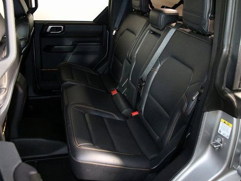 Used 2024 Ford Bronco Badlands image 13