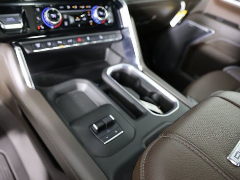 Certified 2025 GMC Sierra 3500 Denali w/ Denali Reserve Package image 25