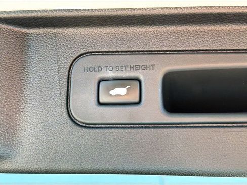 Used 2025 Honda Pilot EX-L image 31