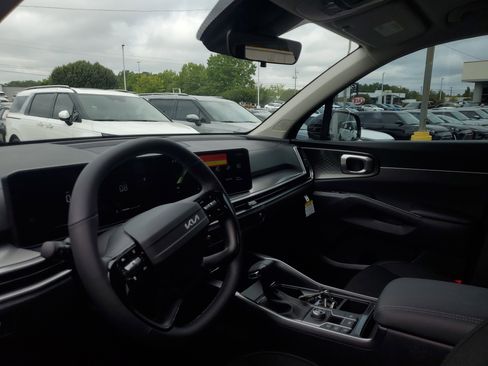 New 2026 Kia Sorento LX image 18