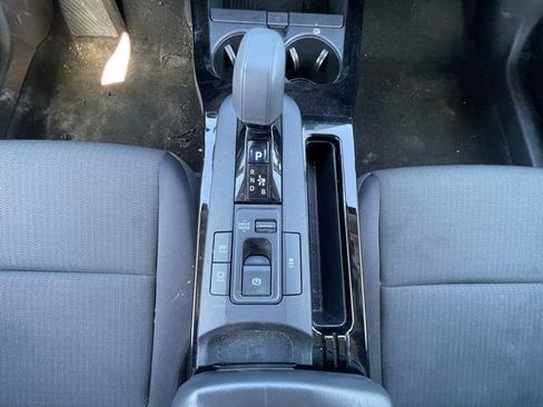 Used 2024 Toyota Prius LE FWD image 18
