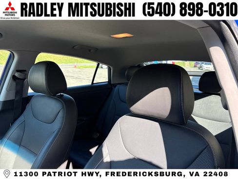 Used 2019 Hyundai Ioniq Limited FWD image 2