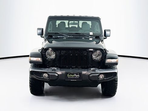 Used 2021 Jeep Gladiator Willys image 2