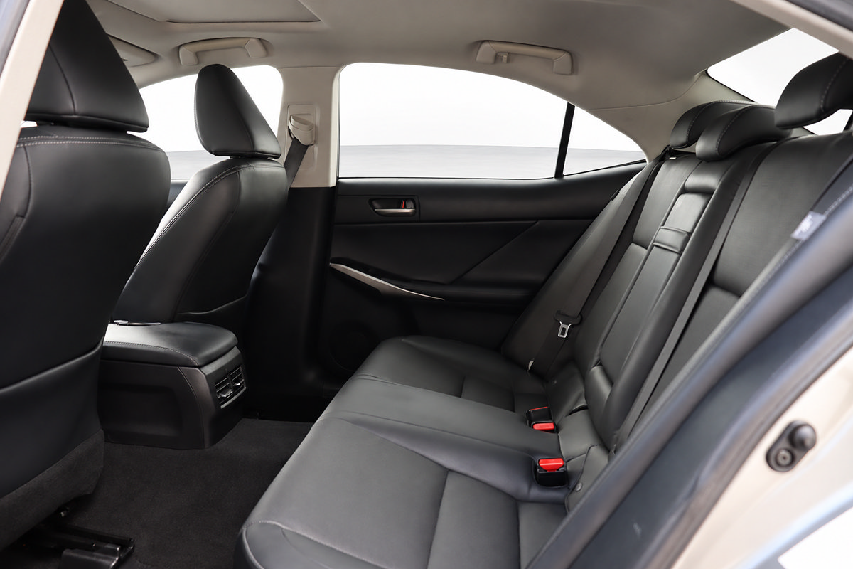 Used 2017 Lexus IS 200t RWD image 17