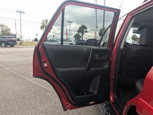 Used 2024 Toyota 4Runner TRD Off-Road Premium image 25