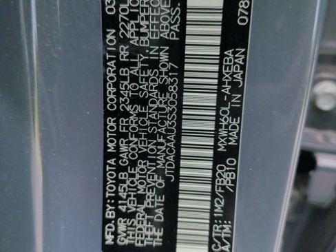 Used 2025 Toyota Prius LE FWD image 29