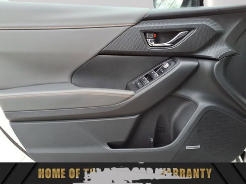 Used 2024 Subaru Crosstrek 2.5i Limited w/ Crosstrek Mirror Package image 12