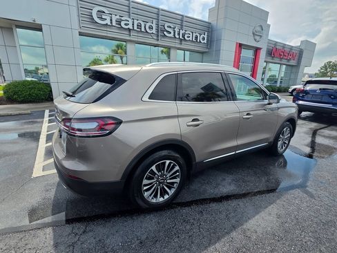 Used 2021 Lincoln Nautilus FWD w/ Equipment Group 101A image 7