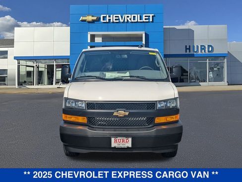 New 2025 Chevrolet Express 3500 Extended RWD image 9