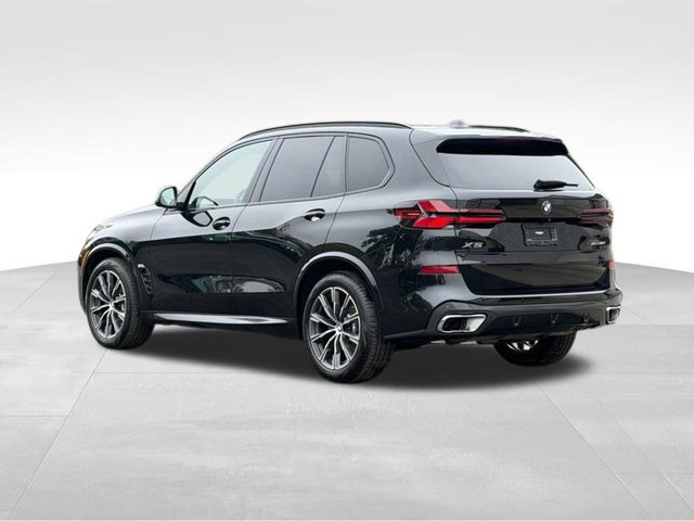 Certified 2024 BMW X5 xDrive40i w/ M Sport Package AWD/4WD image 5