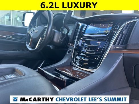 Used 2019 Cadillac Escalade Luxury image 45