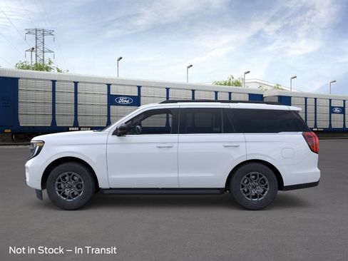 New 2026 Ford Expedition Active image 3