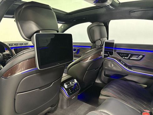 Used 2024 Mercedes-Benz S 63 AMG S w/ Rear Seat Package image 30
