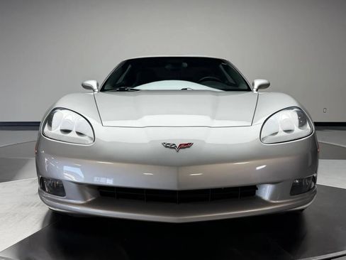 Used 2005 Chevrolet Corvette Coupe w/ Preferred Equipment Group RWD image 3