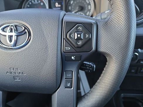 Used 2023 Toyota Tacoma TRD Off-Road image 17