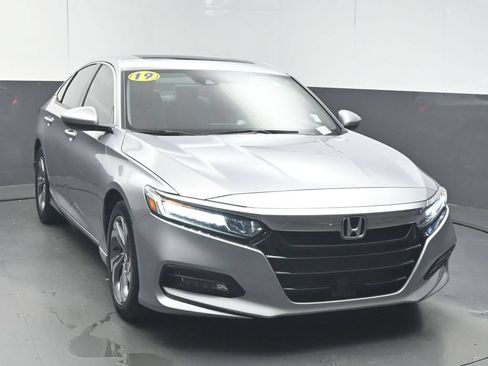 Used 2019 Honda Accord EX image 2