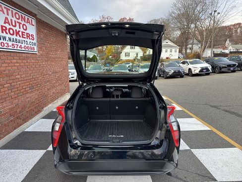 Used 2018 Toyota Prius Two image 33