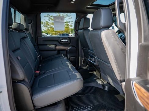 Used 2022 Chevrolet Silverado 2500 High Country w/ Technology Package image 18