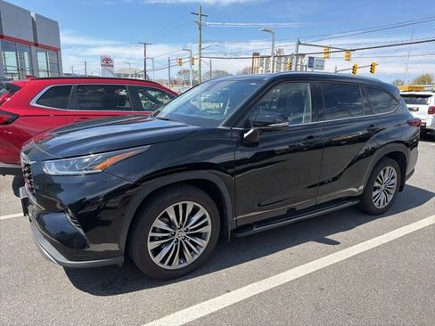 Used 2021 Toyota Highlander Platinum image 3