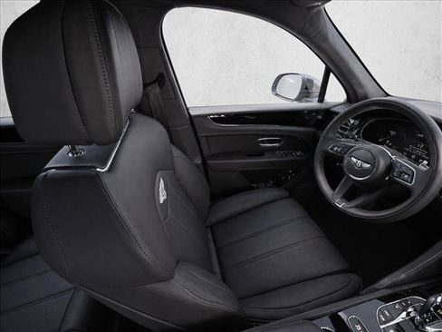 Used 2021 Bentley Bentayga AWD/4WD image 16