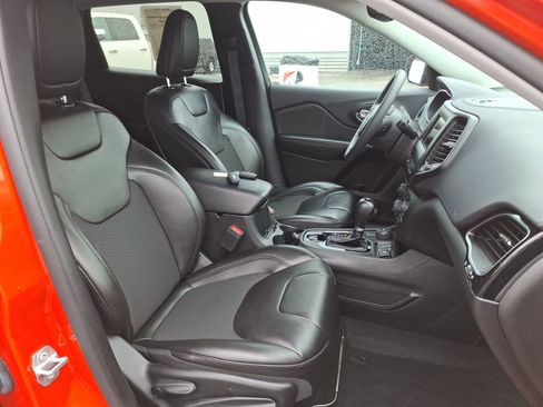 Certified 2021 Jeep Cherokee Latitude Plus AWD/4WD image 25