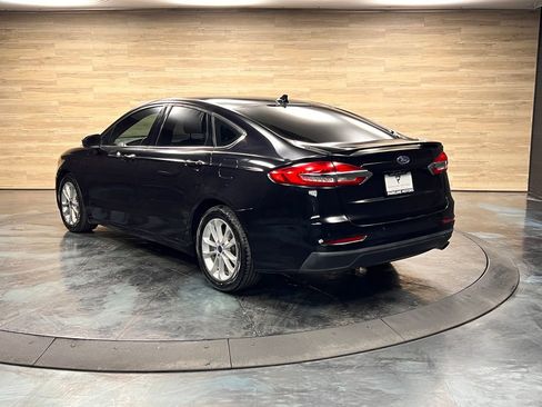 Used 2020 Ford Fusion SE FWD image 22