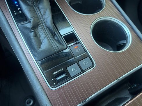 Used 2021 Toyota Sienna XLE image 35