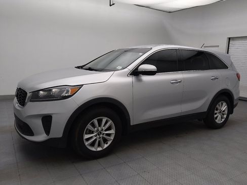 Used 2019 Kia Sorento FWD image 2